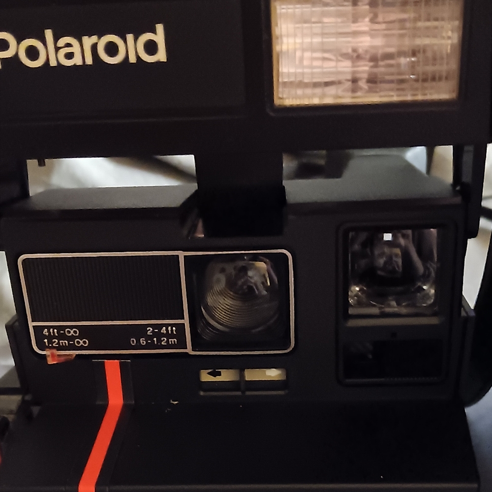 Vintage Polaroid ONE Step Flash 600 instant camera